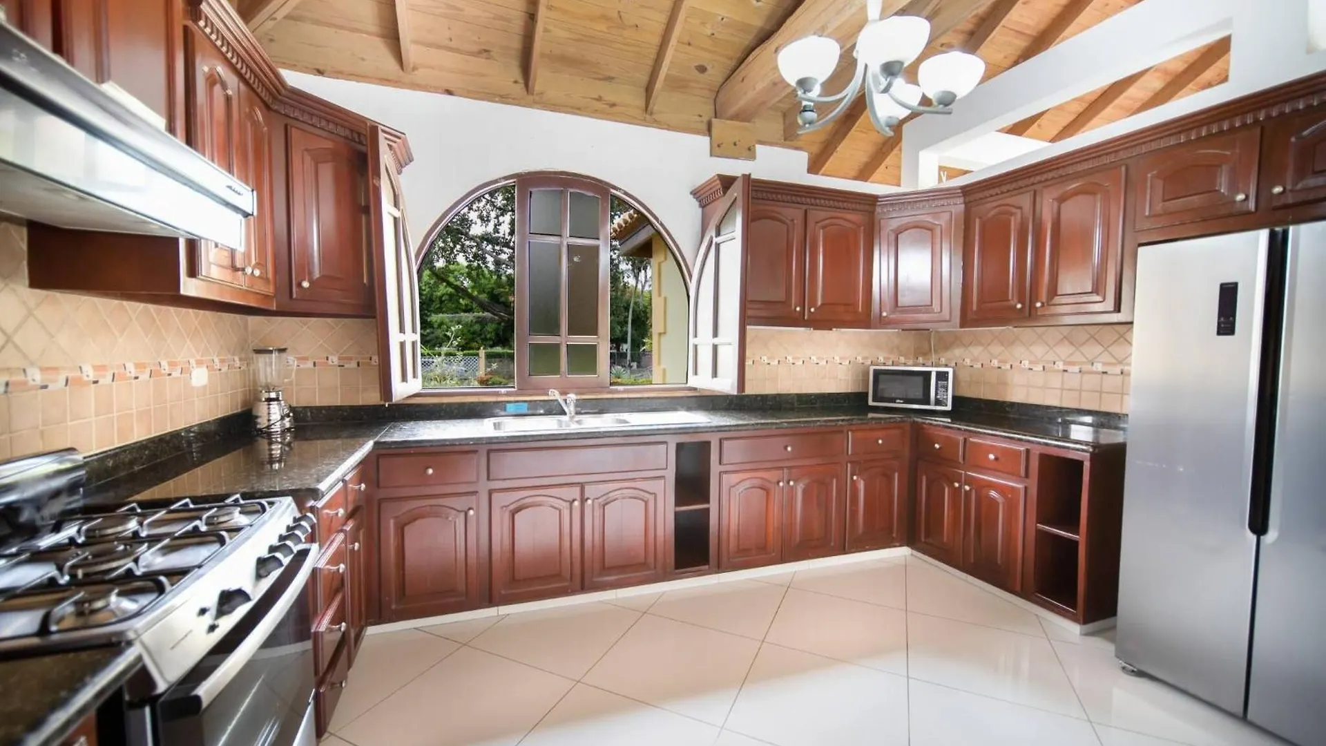 Вилла Casati Pearl House, Big House With Private Pool Бомбита